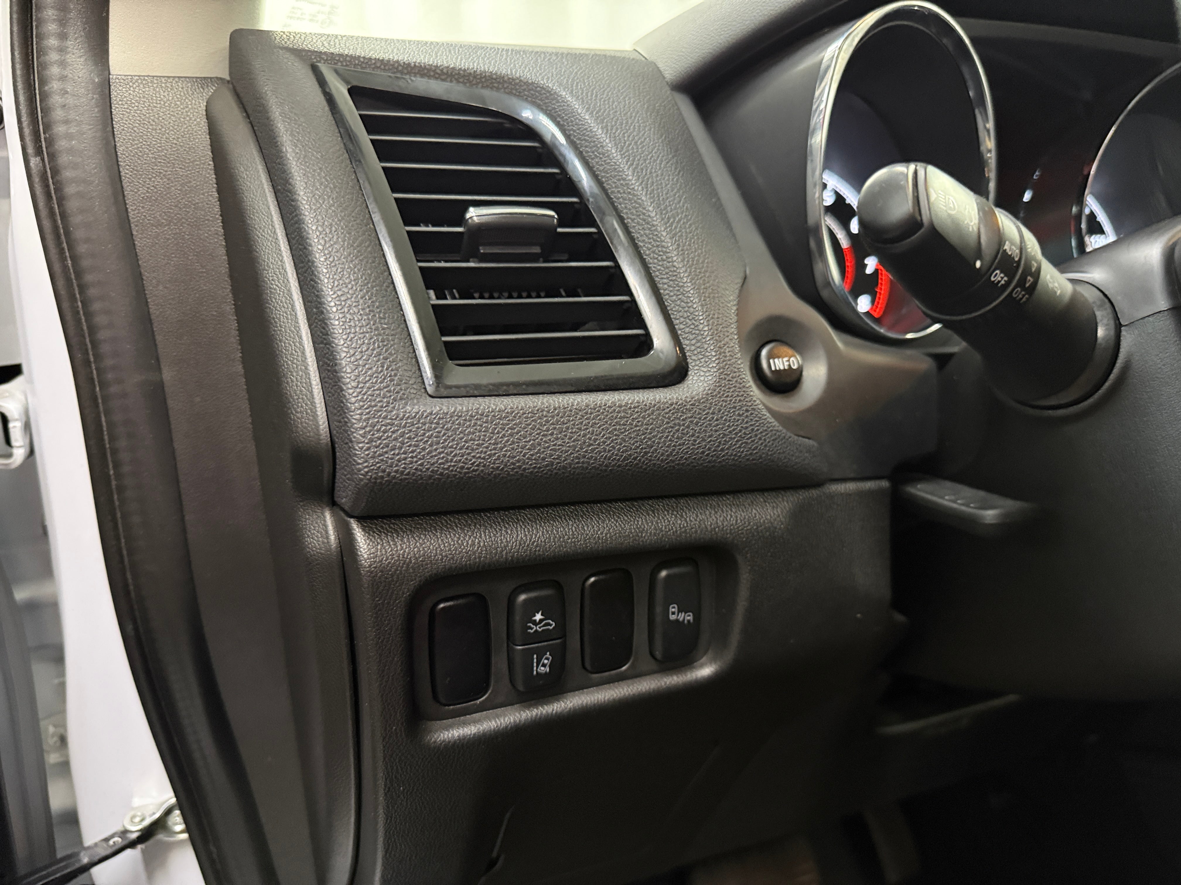 mitsubishi outlander sport 2024 JA4ARUAU0RU007484 image mitsubishi outlander sport 2024 JA4ARUAU0RU007484 image